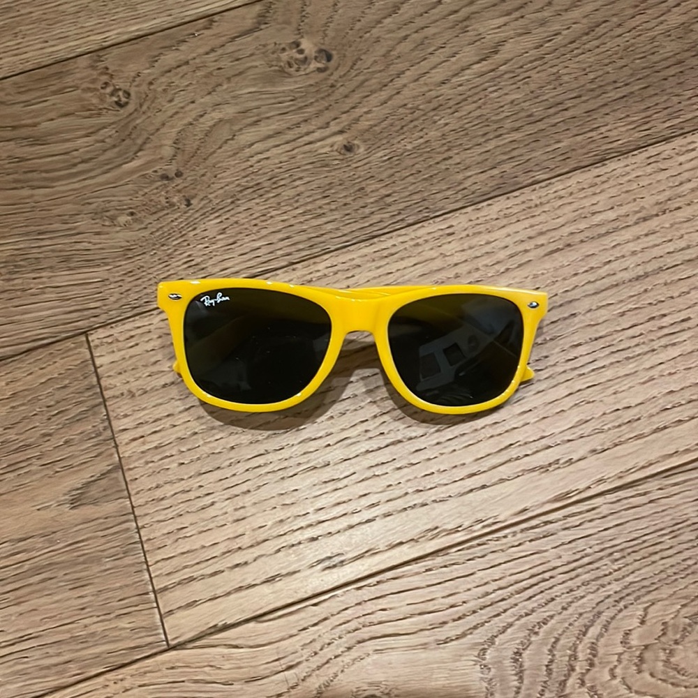 Rayban Yellow Wayfarer